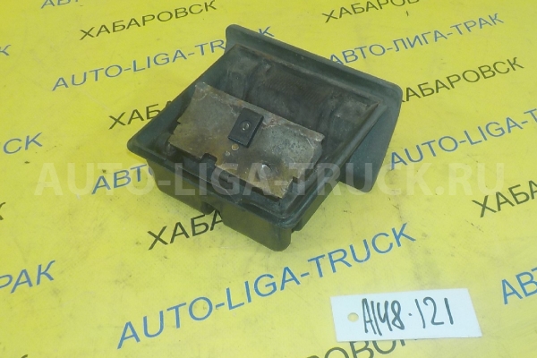 Пепельница Nissan Atlas TD27 Пепельница TD27 1999  68810-0T000