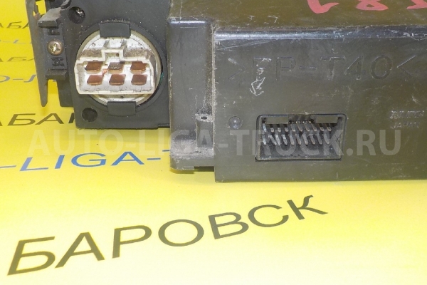 Переключатель печки Mazda Titan 4HF1 Переключатель печки 4HF1 2002  W620-61-190A