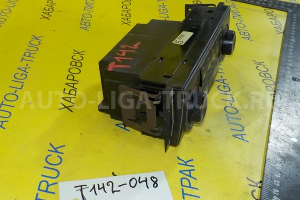 Переключатель печки Mazda Titan 4HG1 Переключатель печки 4HG1 2000  W620-61-190A