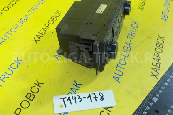 Переключатель печки Mazda Titan 4HG1 Переключатель печки 4HG1 2000  W620-61-190A