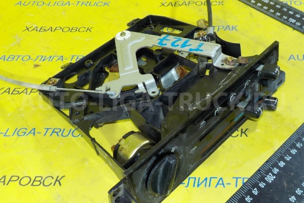 Переключатель печки Mazda Titan SL Переключатель печки SL 1993  W202-61-17X