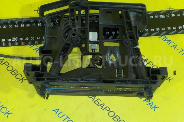 Переключатель печки Nissan Atlas QD32 Переключатель печки QD32 2001  27500-0T300