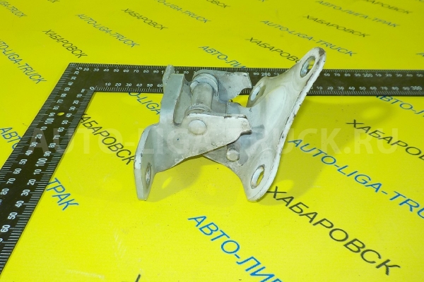 Крепление двери Isuzu Elf Крепление двери    8-97852-007-4