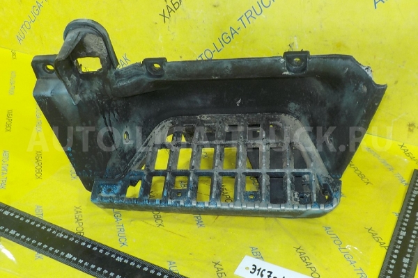 Подножка Isuzu Elf 4HF1 Подножка 4HF1 1995  8-97892-966-1