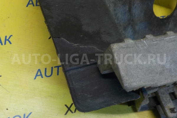 Подножка Isuzu Elf 4HF1 Подножка 4HF1 1996  8-97853-584-7