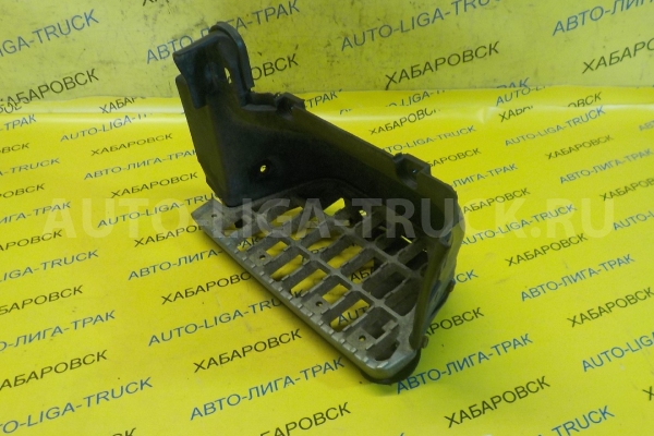 Подножка Isuzu Elf 4HF1 Подножка 4HF1 1996  8-97853-584-7