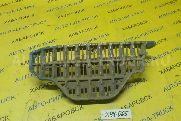 Подножка Isuzu Elf 4JB1 Подножка 4JB1 1988  8-9272-684-2