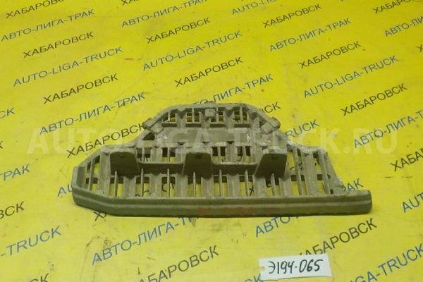 Подножка Isuzu Elf 4JB1 Подножка 4JB1 1988  8-9272-684-2