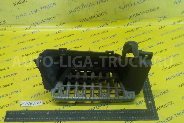 Подножка Isuzu Elf 4JG2 Подножка 4JG2 1995  8-97853-583-7