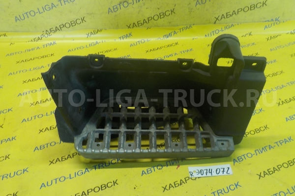 Подножка Isuzu Elf 4JG2 Подножка 4JG2 1995  8-97853-583-7