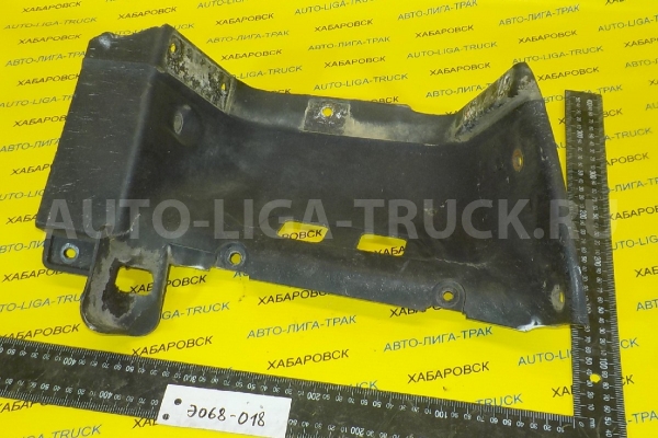 Подножка Isuzu Elf 4JG2 Подножка 4JG2 1994  8-97853-583-7