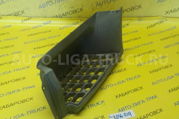 Подножка Mitsubishi Canter 4D35 Подножка 4D35 1998 MC139311 Подножка Mitsubishi Canter 4D35 Подножка 4D35 1998 MC139311