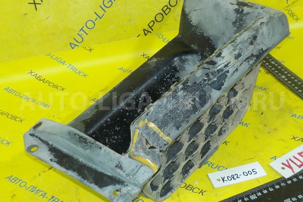 Подножка Mitsubishi Canter 4D35 Подножка 4D35 1994 MC139311 Подножка Mitsubishi Canter 4D35 Подножка 4D35 1994 MC139311