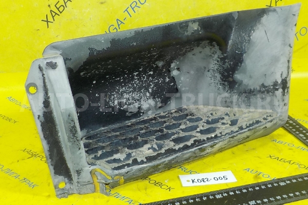 Подножка Mitsubishi Canter 4D35 Подножка 4D35 1994  MC139311