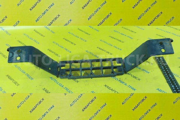 Подножка Mitsubishi Canter 4M40 Подножка 4M40 2003  MC141739