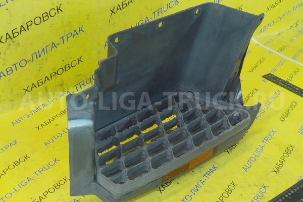 Подножка Mitsubishi Canter 4M50 Подножка 4M50   MC936555