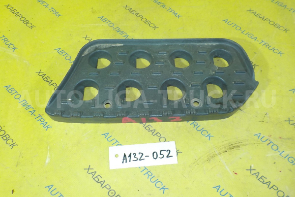 Подножка Nissan Atlas TD23 Подножка TD23 1993 96150-5T000 Подножка Nissan Atlas TD23 Подножка TD23 1993 96150-5T000