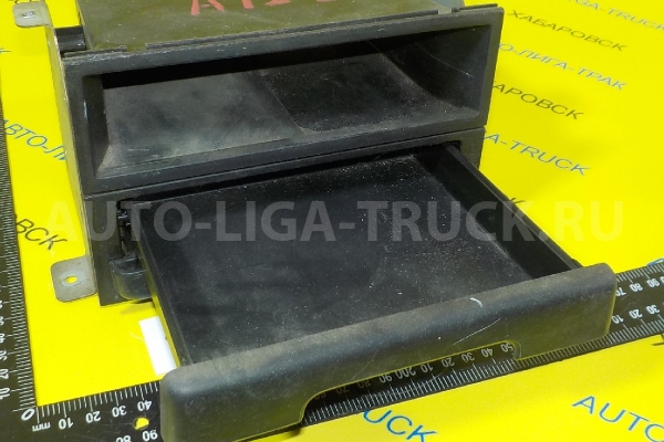Подстаканник Nissan Atlas TD27 Подстаканник TD27 2001 68475-51E00 Подстаканник Nissan Atlas TD27 Подстаканник TD27 2001 68475-51E00