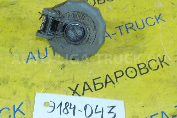 Пробка бака Isuzu Elf 4HF1 Крышка топливного бака 4HF1 1999 8-97095-686-2 Пробка бака Isuzu Elf 4HF1 Крышка топливного бака 4HF1 1999 8-97095-686-2