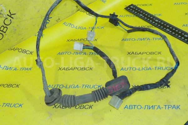 Проводка двери Isuzu Elf 4HF1 Проводка двери 4HF1 1995  8-97100-292-0