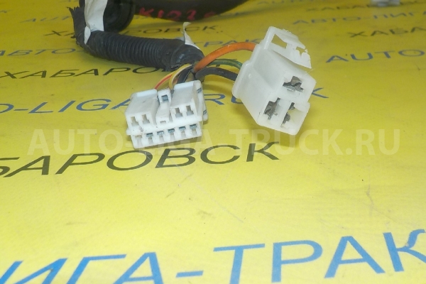 Проводка двери Mitsubishi Canter 4M40 Проводка двери 4M40 1997  MC156541