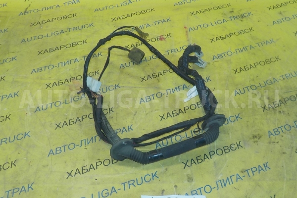 Проводка двери Mitsubishi Canter 4M42 Проводка двери  2006  MK552451