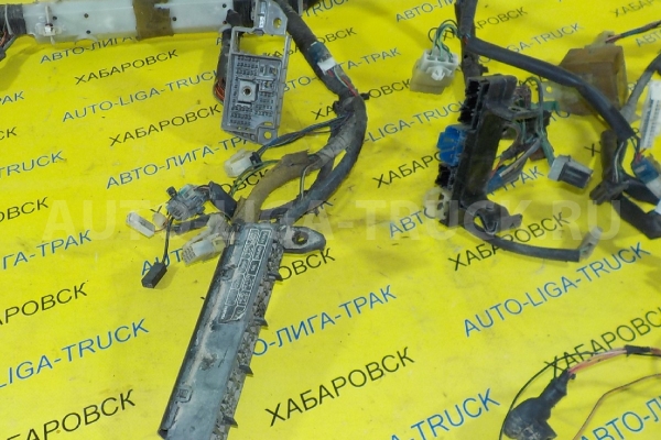 Проводка Isuzu Elf 4HF1 Электропроводка 4HF1 1994  8-97100-719-1