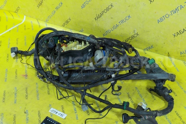 Проводка Isuzu Elf 4HG1 Электропроводка 4HG1 2001  8-97288-295-4