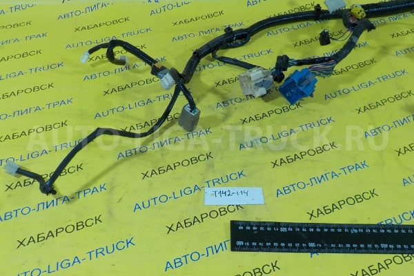 Электропроводка Mazda Titan 4HG1 Электропроводка 4HG1 2000  W614-67-010J