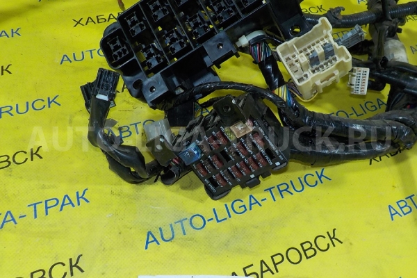 Проводка Mazda Titan 4HG1 Электропроводка 4HG1 2000  W614-67-010J