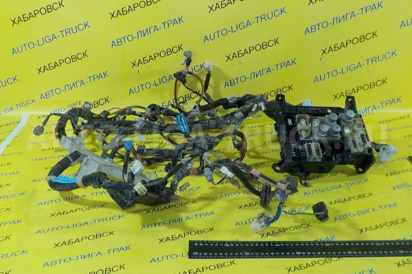 Проводка Toyota Dyna, Toyoace 15В Электропроводка  1995  82135-37153