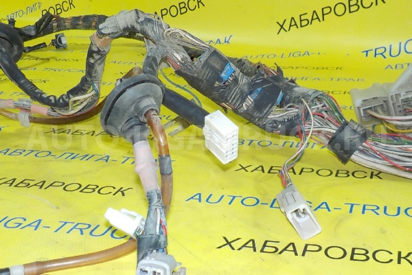 Проводка Toyota Dyna, Toyoace 15В Электропроводка  1995  82135-37153