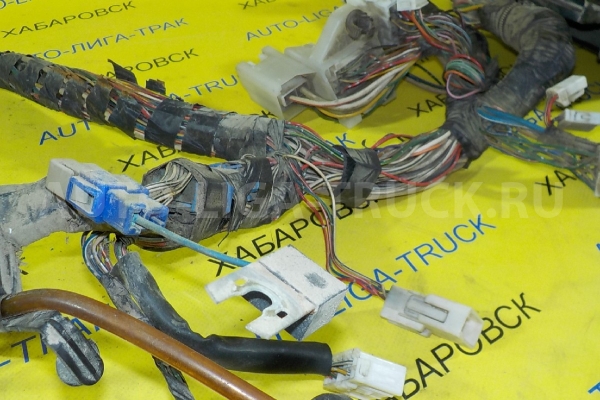 Проводка Toyota Dyna, Toyoace 15В Электропроводка  1995  82135-37153