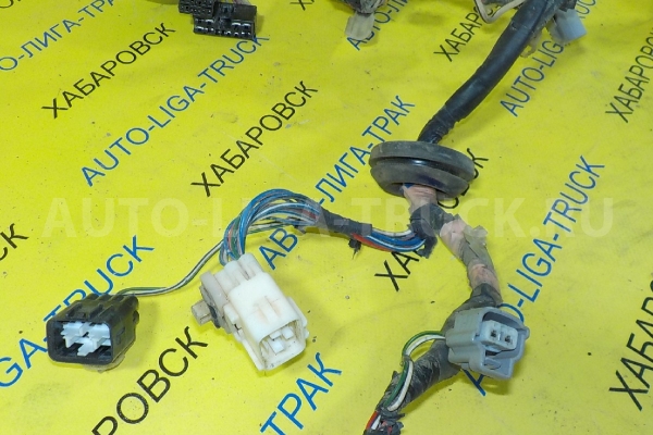 Проводка Toyota Dyna, Toyoace 15В Электропроводка  1995  82135-37153