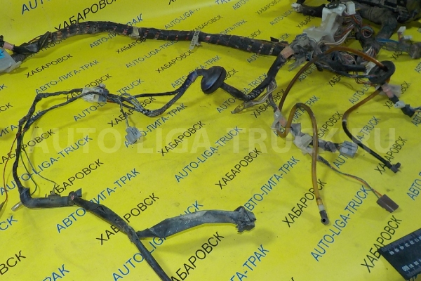 Проводка Toyota Dyna, Toyoace 15В Электропроводка  1995  82135-37153