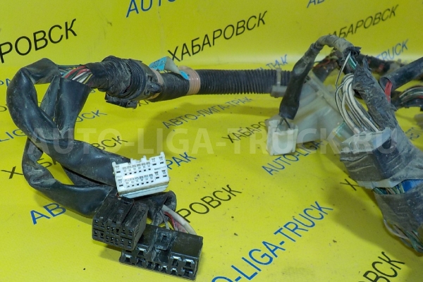 Проводка Toyota Dyna, Toyoace 15В Электропроводка  1995  82135-37153