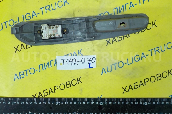 Пульт стеклоподъёмника Mazda Titan 4HG1 Пульт стеклоподъёмника 4HG1 2000  W610-66-370