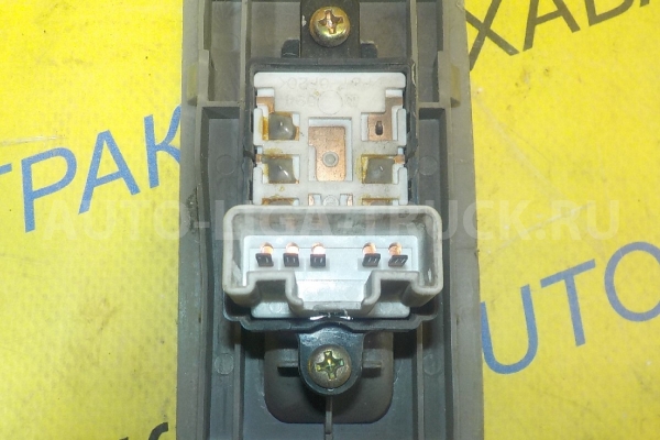 Пульт стеклоподъёмника Mazda Titan 4HG1 Пульт стеклоподъёмника 4HG1 2003  W610-66-370