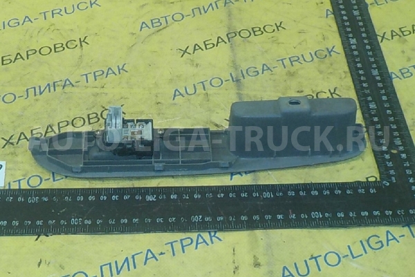 Пульт стеклоподъёмника Mazda Titan 4HG1 Пульт стеклоподъёмника 4HG1 2003  W610-66-370