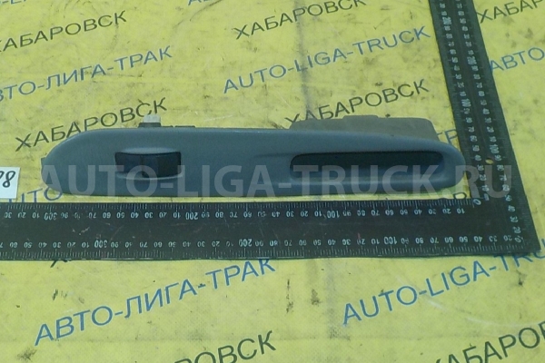 Пульт стеклоподъёмника Mazda Titan 4HG1 Пульт стеклоподъёмника 4HG1 2003  W610-66-370