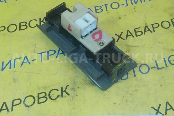 Пульт стеклоподъёмника Mitsubishi Canter 4D33 Пульт стеклоподъёмника 4D33 1999  MC858249