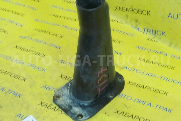 Пыльник рулевой колонки Mazda Titan 4HF1 Пыльник рулевой колонки 4HF1 1998  W201-32-640A