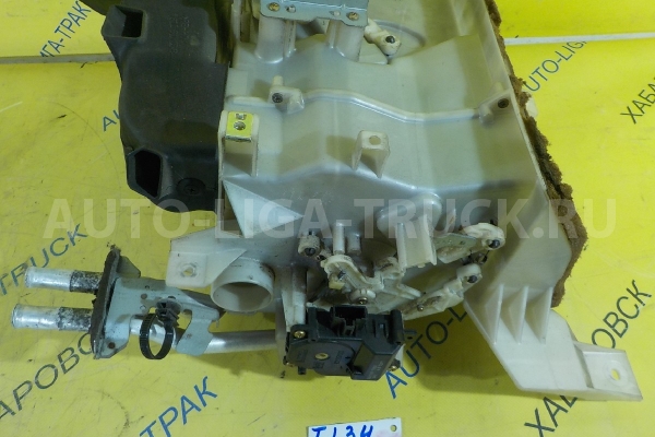 Радиатор печки Mazda Titan 4HF1 Радиатор печки 4HF1 2001  W611-61-A10