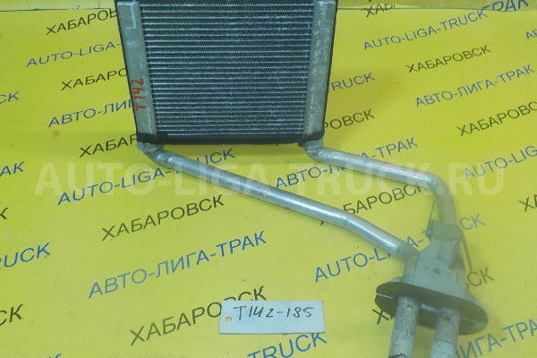 Радиатор печки Mazda Titan 4HG1 Радиатор печки 4HG1 2000  W611-61-A10