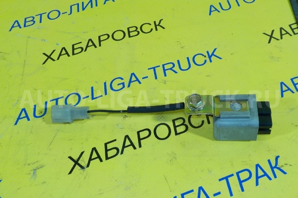 Реле Mitsubishi Canter 4M51 Реле 4M51 2000  MC859964