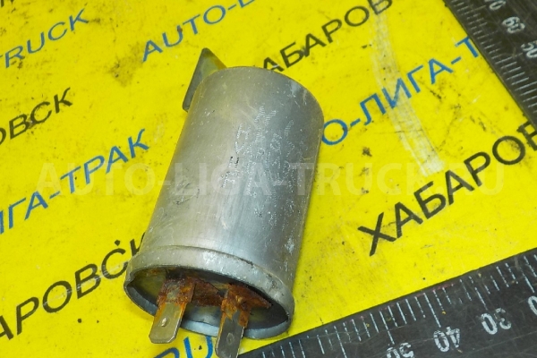 Реле поворотов Nissan Atlas ED33 Реле поворотов ED33 1988  25520-T3400