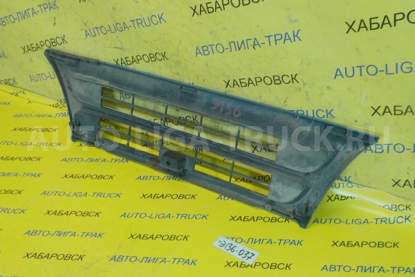 Решетка радиатора Isuzu Elf 4HF1 Решетка радиатора 4HF1 1996  8-97009-462-4