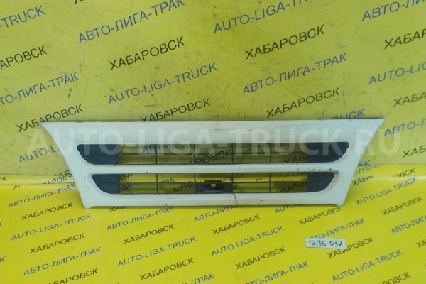 Решетка радиатора Isuzu Elf 4HF1 Решетка радиатора 4HF1 1996  8-97009-462-4