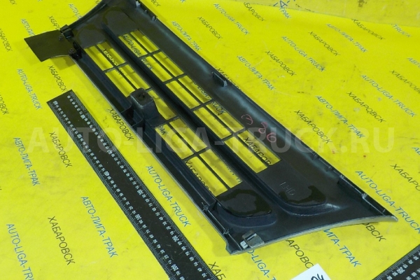 Решетка радиатора Isuzu Elf 4HF1 Решетка радиатора 4HF1 1996  8-97009-462-2