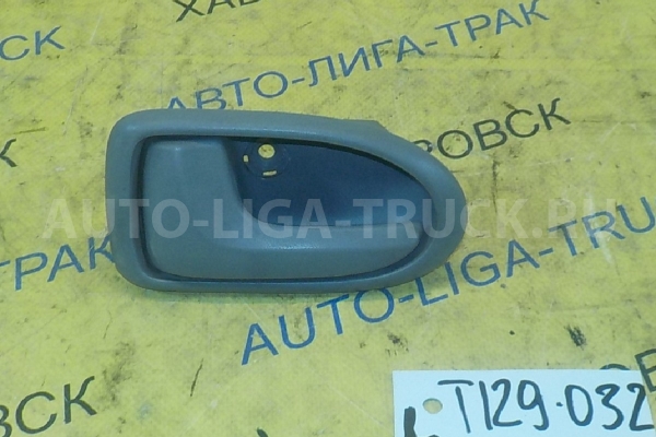 Ручка двери внутреняя Mazda Titan 4HG1 Ручка двери внутреняя 4HG1 2003  W611-59-330